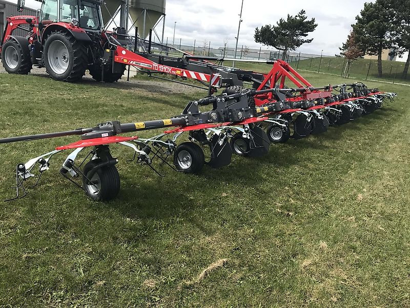Massey Ferguson MF TD 1310 X TRC / Lotus 1250 Profi - Prevrtač/ Grabuljač: slika 1 Massey Ferguson MF TD 1310 X TRC / Lotus 1250 Profi - Prevrtač/ Grabuljač: slika 1