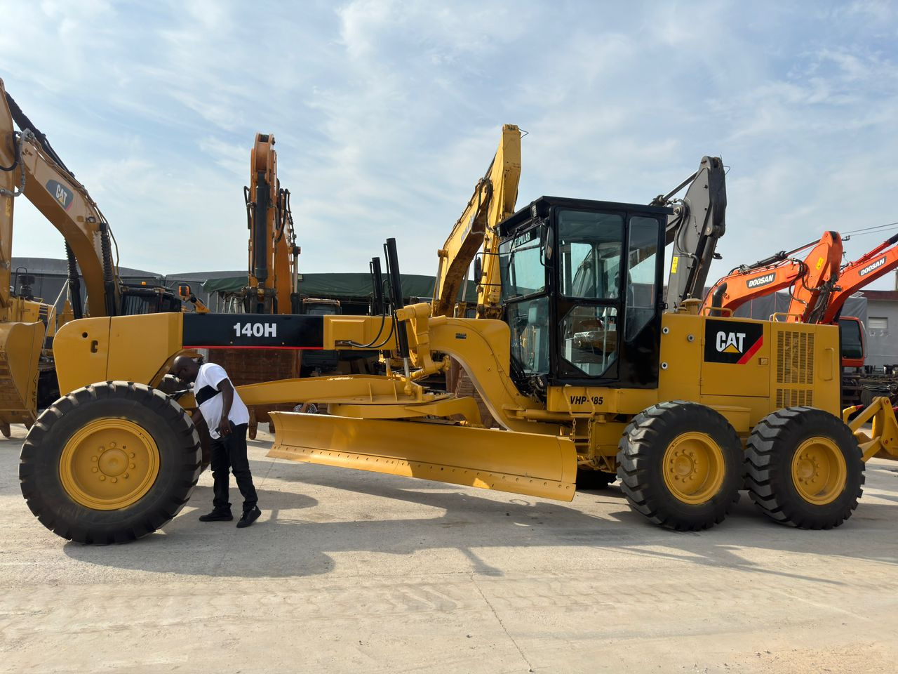 Caterpillar CAT 140 140H 140K Used Motor Grader Secondhand Graders for Sale - Grejder: slika 1 Caterpillar CAT 140 140H 140K Used Motor Grader Secondhand Graders for Sale - Grejder: slika 1