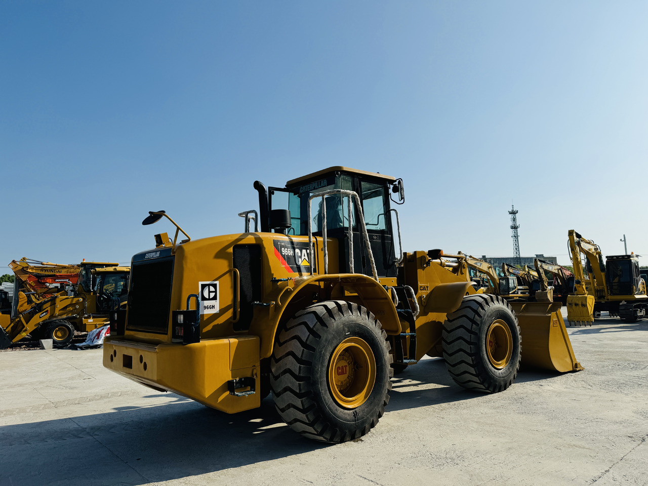 Caterpillar CAT 966 966H 966F 966G 6 Ton Used Wheel Loader and Similar Front Loaders Are Ready to Work - Utovarivač točkaš: slika 1 Caterpillar CAT 966 966H 966F 966G 6 Ton Used Wheel Loader and Similar Front Loaders Are Ready to Work - Utovarivač točkaš: slika 1