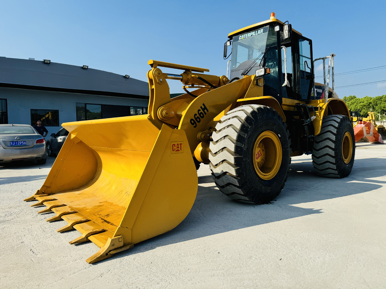 Caterpillar CAT 966 966H 966F 966G 6 Ton Used Wheel Loader and Similar Front Loaders Are Ready to Work - Utovarivač točkaš: slika 3 Caterpillar CAT 966 966H 966F 966G 6 Ton Used Wheel Loader and Similar Front Loaders Are Ready to Work - Utovarivač točkaš: slika 3