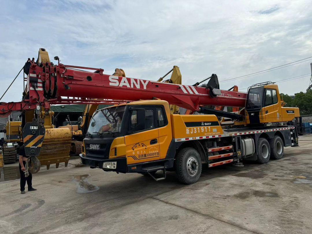 Sany 25 Ton Used Truck Crane 50 Ton 70 Ton 80 Ton 100 Ton 120 Ton 200 Ton 220Ton 240 Ton 300 Ton XCMG Zoomlion Liebherr Tadano Truck Crane - Autodizalica: slika 3 Sany 25 Ton Used Truck Crane 50 Ton 70 Ton 80 Ton 100 Ton 120 Ton 200 Ton 220Ton 240 Ton 300 Ton XCMG Zoomlion Liebherr Tadano Truck Crane - Autodizalica: slika 3