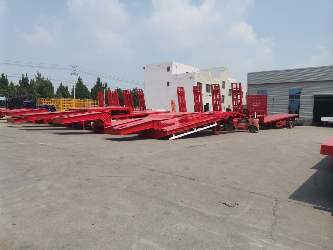 ZHICHENG Semni Flat Bed Low Bed Floater with 3 Axles 4 Axles New or Used 12M 13.75M In High Quality - Niska poluprikolica za prevoz: slika 5 ZHICHENG Semni Flat Bed Low Bed Floater with 3 Axles 4 Axles New or Used 12M 13.75M In High Quality - Niska poluprikolica za prevoz: slika 5