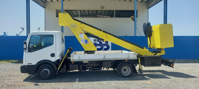 Nissan CABSTAR NT400 MOVEX TLR18 - Kamion, Kamion sa dizalicom: slika 1 Nissan CABSTAR NT400 MOVEX TLR18 - Kamion, Kamion sa dizalicom: slika 1
