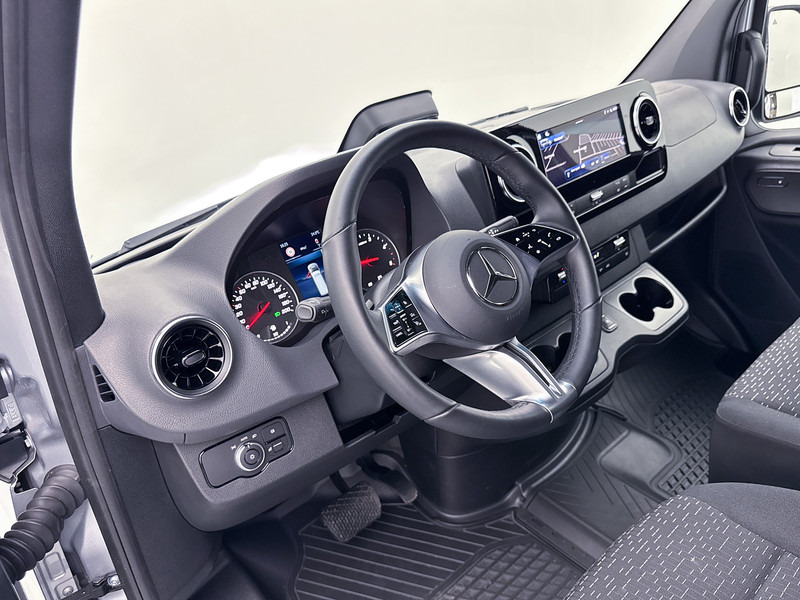 Mercedes-Benz Sprinter 317 1.9 CDI L3H2 Elektrische Schuifdeur Distronic Navigatie LED Achteruitrijcamera Betimmering - Furgon: slika 5 Mercedes-Benz Sprinter 317 1.9 CDI L3H2 Elektrische Schuifdeur Distronic Navigatie LED Achteruitrijcamera Betimmering - Furgon: slika 5