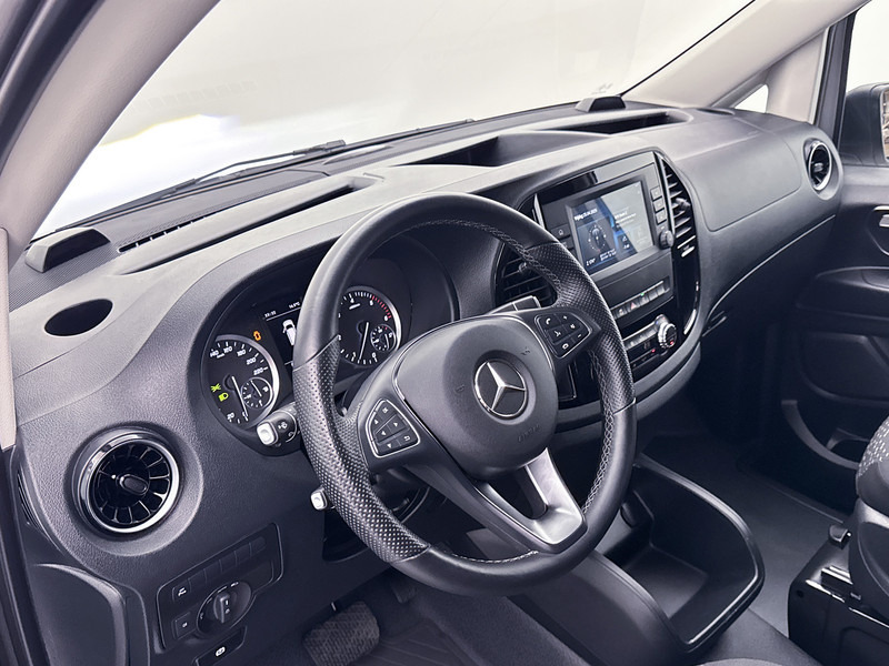 Mercedes-Benz Vito 114 CDI L2 Led koplampen Stoelverwarming Dubbele Schuifdeur Trekhaak Betimmering Cruise Control - Mali kombi: slika 4 Mercedes-Benz Vito 114 CDI L2 Led koplampen Stoelverwarming Dubbele Schuifdeur Trekhaak Betimmering Cruise Control - Mali kombi: slika 4