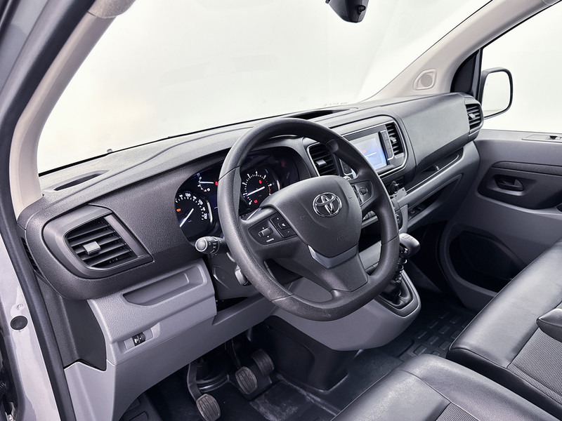 Toyota ProAce Worker 1.5 D-4D Navigator Navigatie Oprijplaat Betimmering Cruise Control - Mali kombi: slika 5 Toyota ProAce Worker 1.5 D-4D Navigator Navigatie Oprijplaat Betimmering Cruise Control - Mali kombi: slika 5