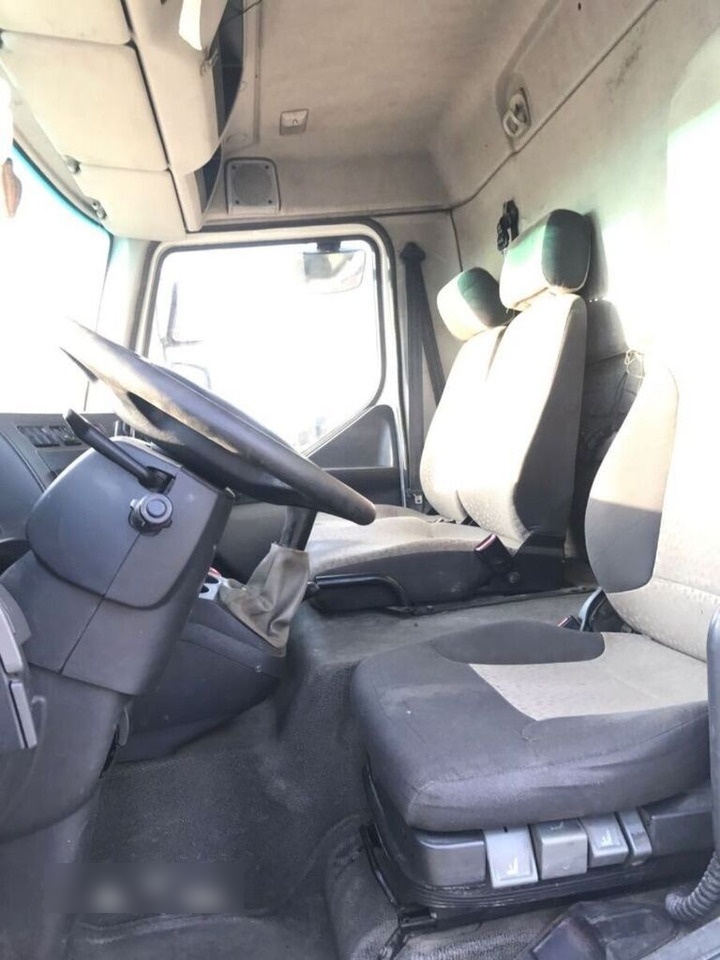 Kamion sa tovarnim sandukom Renault Midlum DXI Adr Transport Butelii: slika 7 Kamion sa tovarnim sandukom Renault Midlum DXI Adr Transport Butelii: slika 7