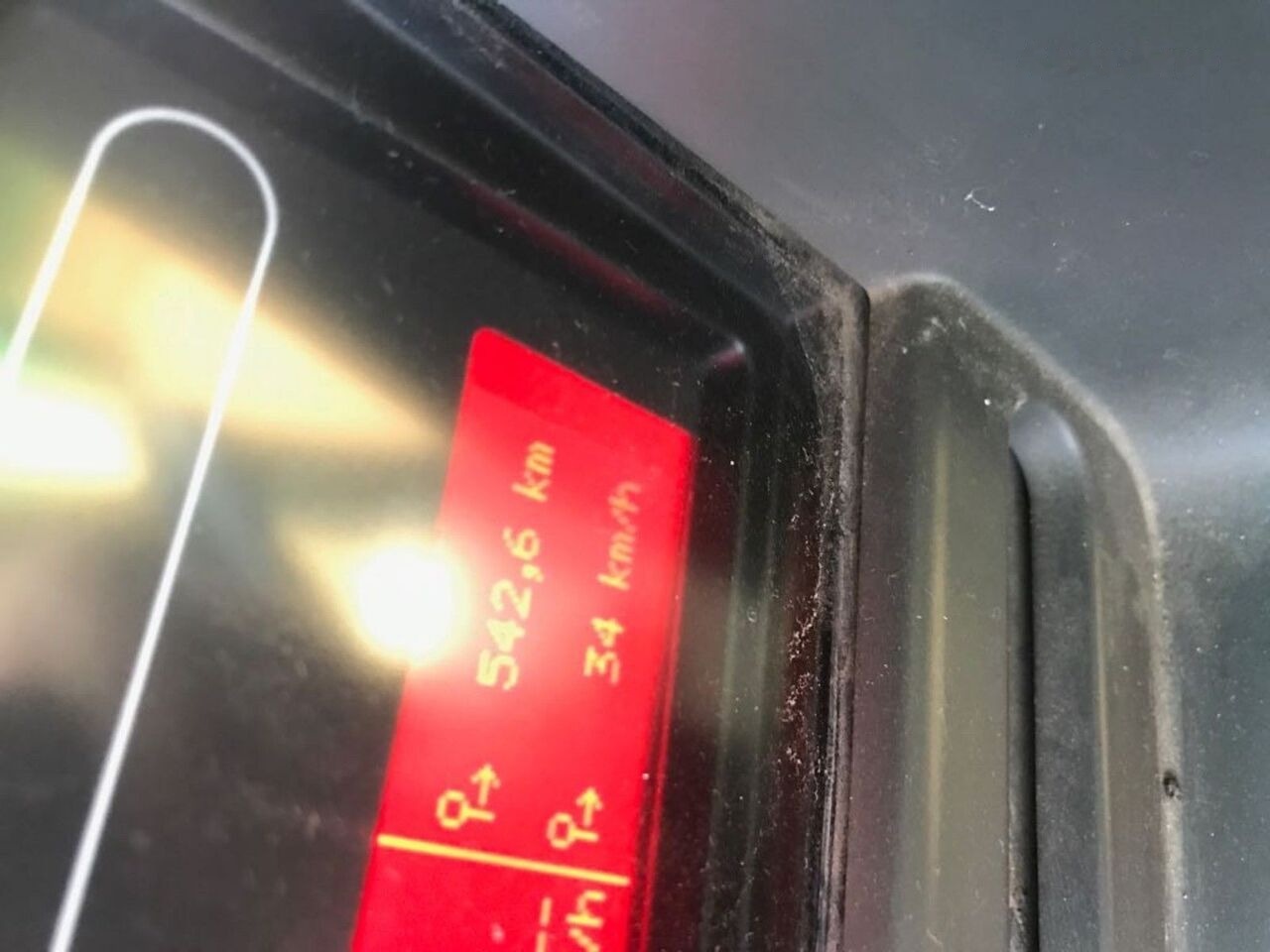 Kamion sa tovarnim sandukom Renault Midlum DXI Adr Transport Butelii: slika 8 Kamion sa tovarnim sandukom Renault Midlum DXI Adr Transport Butelii: slika 8