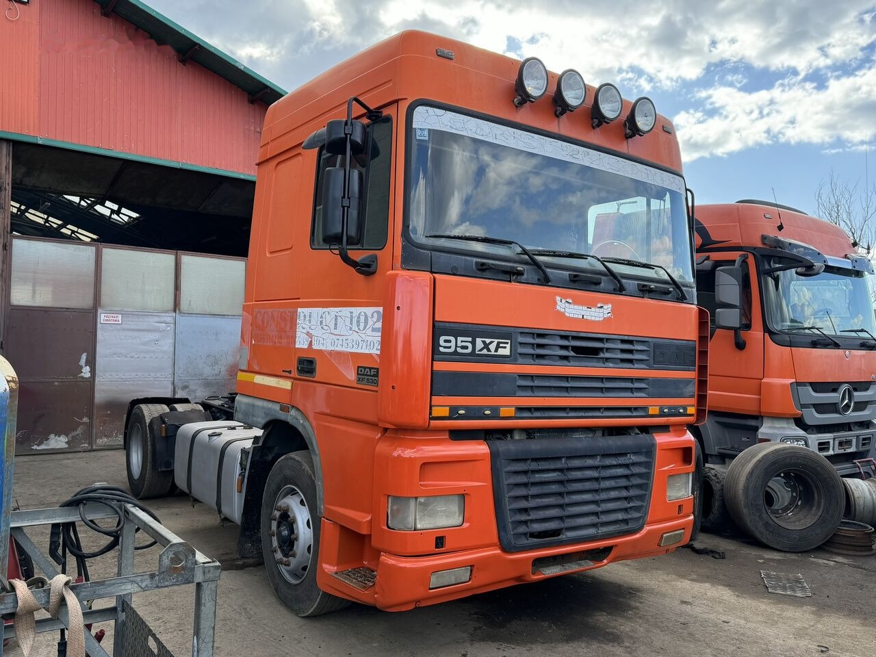 DAF XF 95 530 Euro 3 EXPORT Retarder - Tegljač: slika 4 DAF XF 95 530 Euro 3 EXPORT Retarder - Tegljač: slika 4