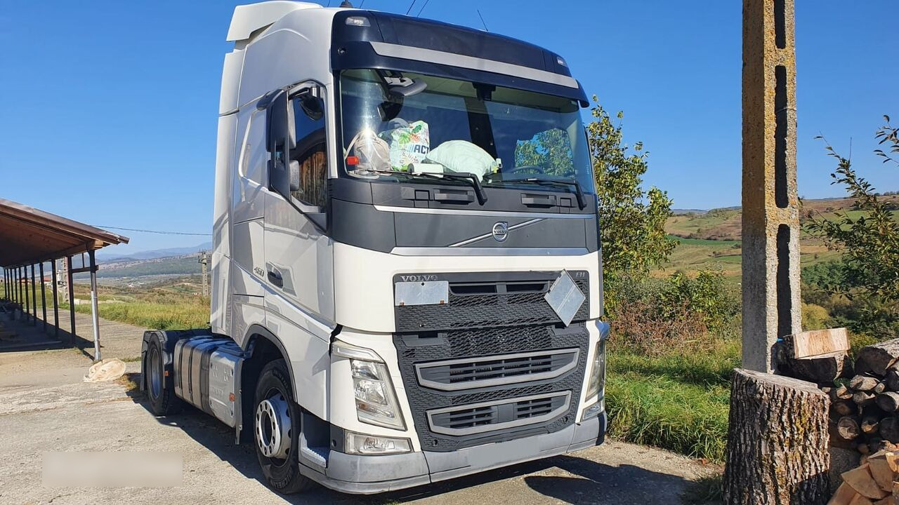 Volvo FH 12 EURO 6 460 piese motor din dezmembrari Volvo FH12 EURO 6 2016 460 truck - Radilica za Kamion: slika 2 Volvo FH 12 EURO 6 460 piese motor din dezmembrari Volvo FH12 EURO 6 2016 460 truck - Radilica za Kamion: slika 2