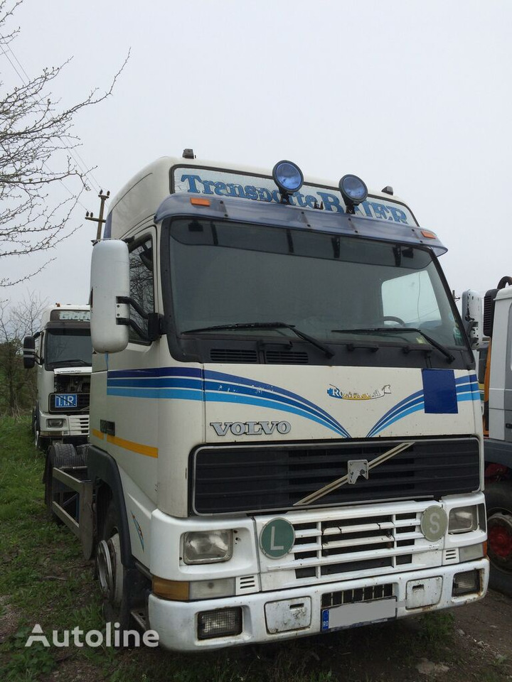 Kamion sa golom šasijom i zatvorenom kabinom Volvo FH 12: slika 7