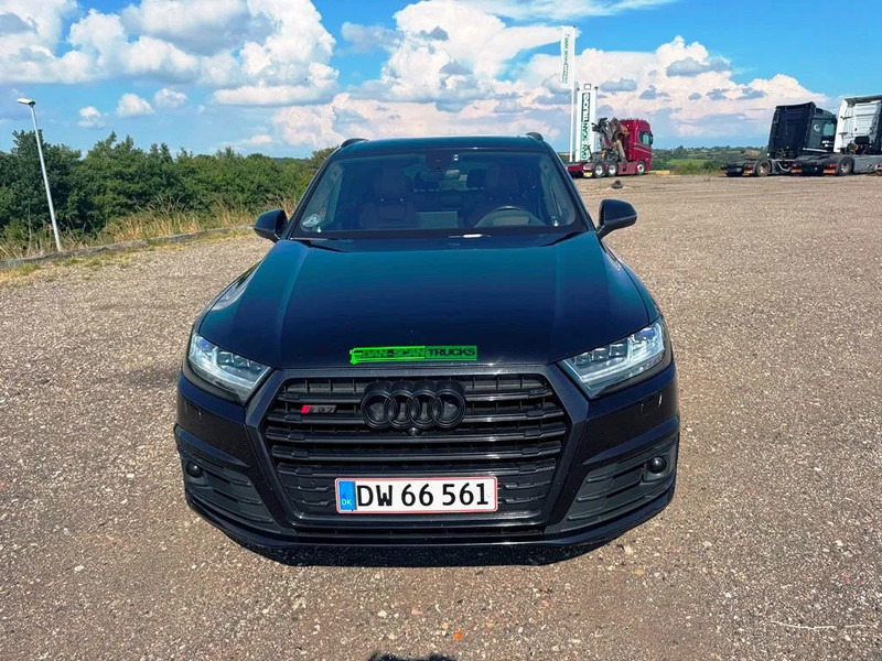 Audi SQ7 Black Edition. panoramo sun roof. . oil heater. head up display. 21" alu weels. night vision. B&O sound system. - SUV: slika 4 Audi SQ7 Black Edition. panoramo sun roof. . oil heater. head up display. 21" alu weels. night vision. B&O sound system. - SUV: slika 4