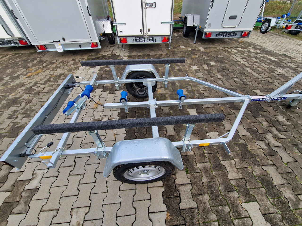 Nowa Przyczepa 2025 Podłodziowa ponton łódź Niewiadów P400 P415 do 6m - Prikolica za prevoz automobila: slika 3 Nowa Przyczepa 2025 Podłodziowa ponton łódź Niewiadów P400 P415 do 6m - Prikolica za prevoz automobila: slika 3