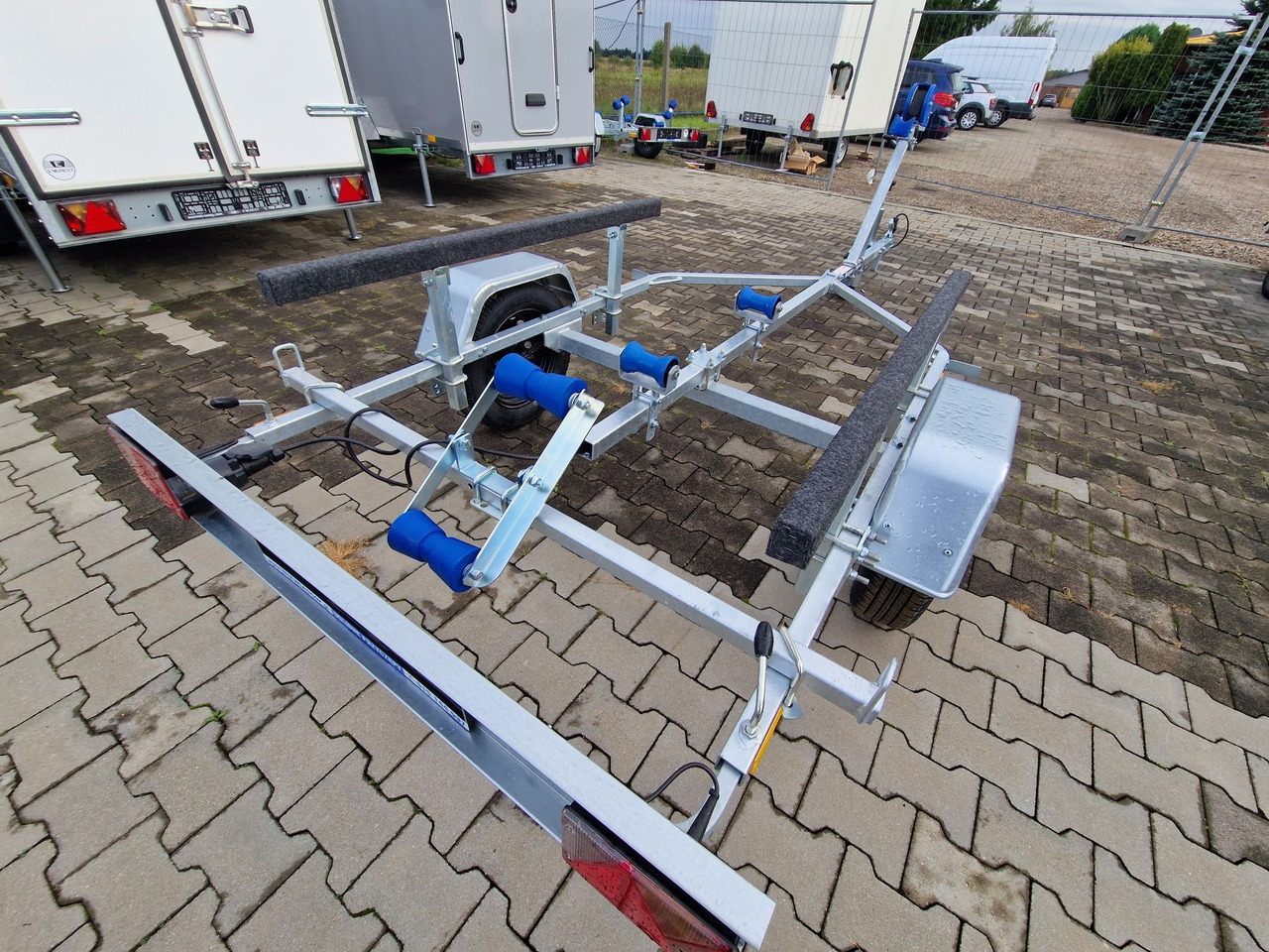 Nowa Przyczepa 2025 Podłodziowa ponton łódź Niewiadów P400 P415 do 6m - Prikolica za prevoz automobila: slika 4 Nowa Przyczepa 2025 Podłodziowa ponton łódź Niewiadów P400 P415 do 6m - Prikolica za prevoz automobila: slika 4