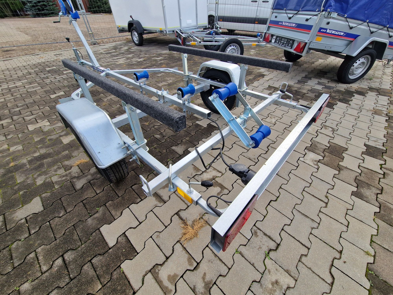 Nowa Przyczepa Podłodziowa ponton łódź 350 - 550cm Niewiadów P400 P415 - Prikolica za prevoz automobila: slika 2 Nowa Przyczepa Podłodziowa ponton łódź 350 - 550cm Niewiadów P400 P415 - Prikolica za prevoz automobila: slika 2