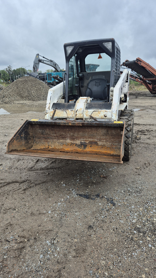 BOBCAT S130 - Mini utovarivač: slika 3 BOBCAT S130 - Mini utovarivač: slika 3