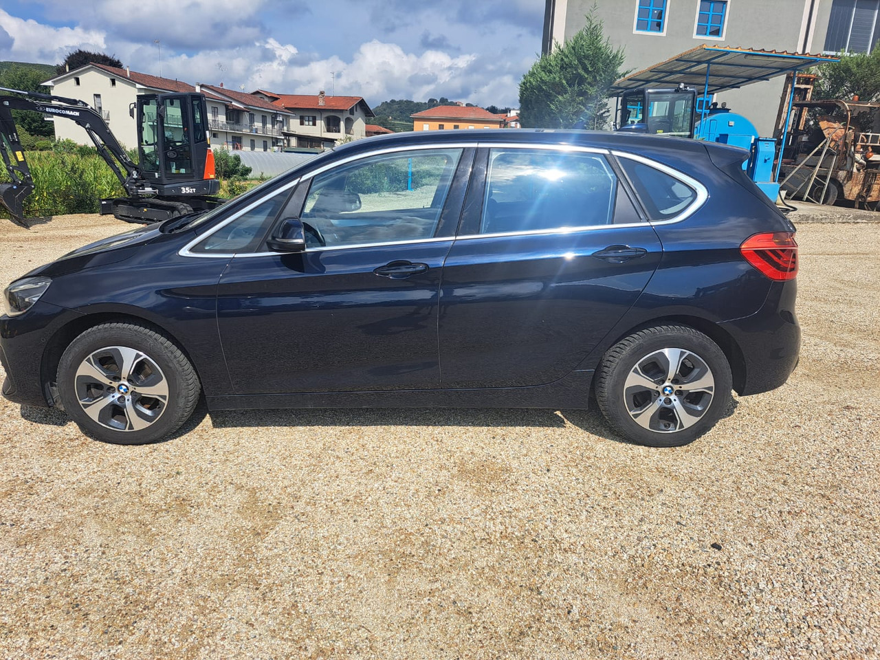 BMW 216 D ACTIVE TOURER - Limuzina: slika 2 BMW 216 D ACTIVE TOURER - Limuzina: slika 2