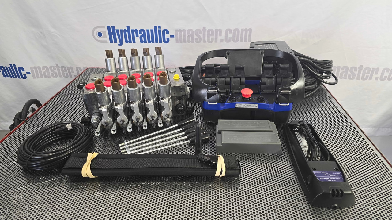 Container Side Lifter Sidelifter 5 sections valve with Radio Remote Scanreco - Kamion za smeće: slika 1 Container Side Lifter Sidelifter 5 sections valve with Radio Remote Scanreco - Kamion za smeće: slika 1