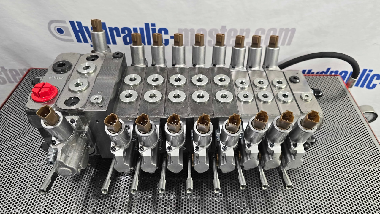 Proportional Valve Walvoil DPX160 combined with DPX100, 9 functions - Šumska prikolica: slika 1 Proportional Valve Walvoil DPX160 combined with DPX100, 9 functions - Šumska prikolica: slika 1