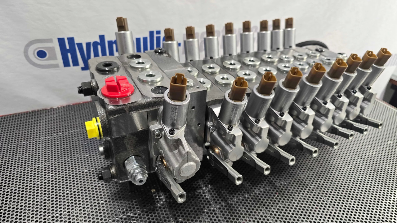 Proportional Valve Walvoil DPX160 combined with DPX100, 9 functions - Šumska prikolica: slika 2 Proportional Valve Walvoil DPX160 combined with DPX100, 9 functions - Šumska prikolica: slika 2