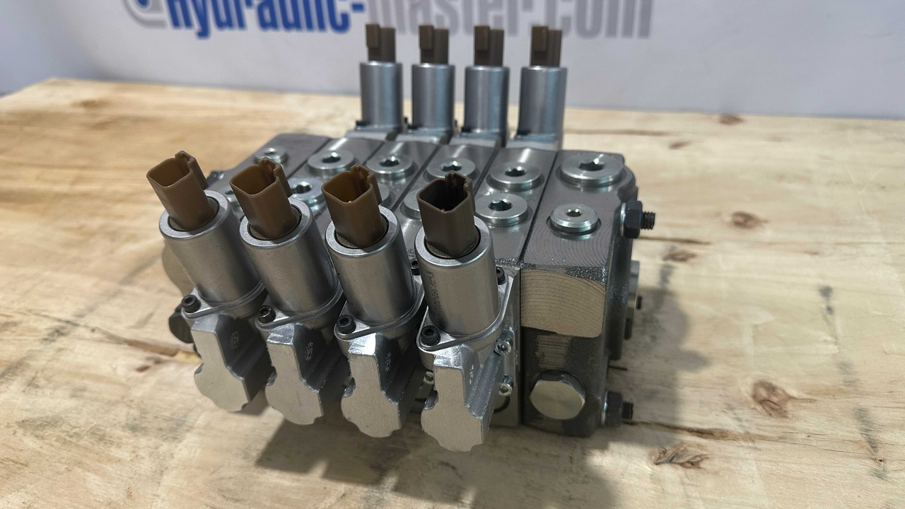 Valve Walvoil DPX100 Vermeer, Predator, Bobcat - Drobilica za panjeve: slika 2 Valve Walvoil DPX100 Vermeer, Predator, Bobcat - Drobilica za panjeve: slika 2