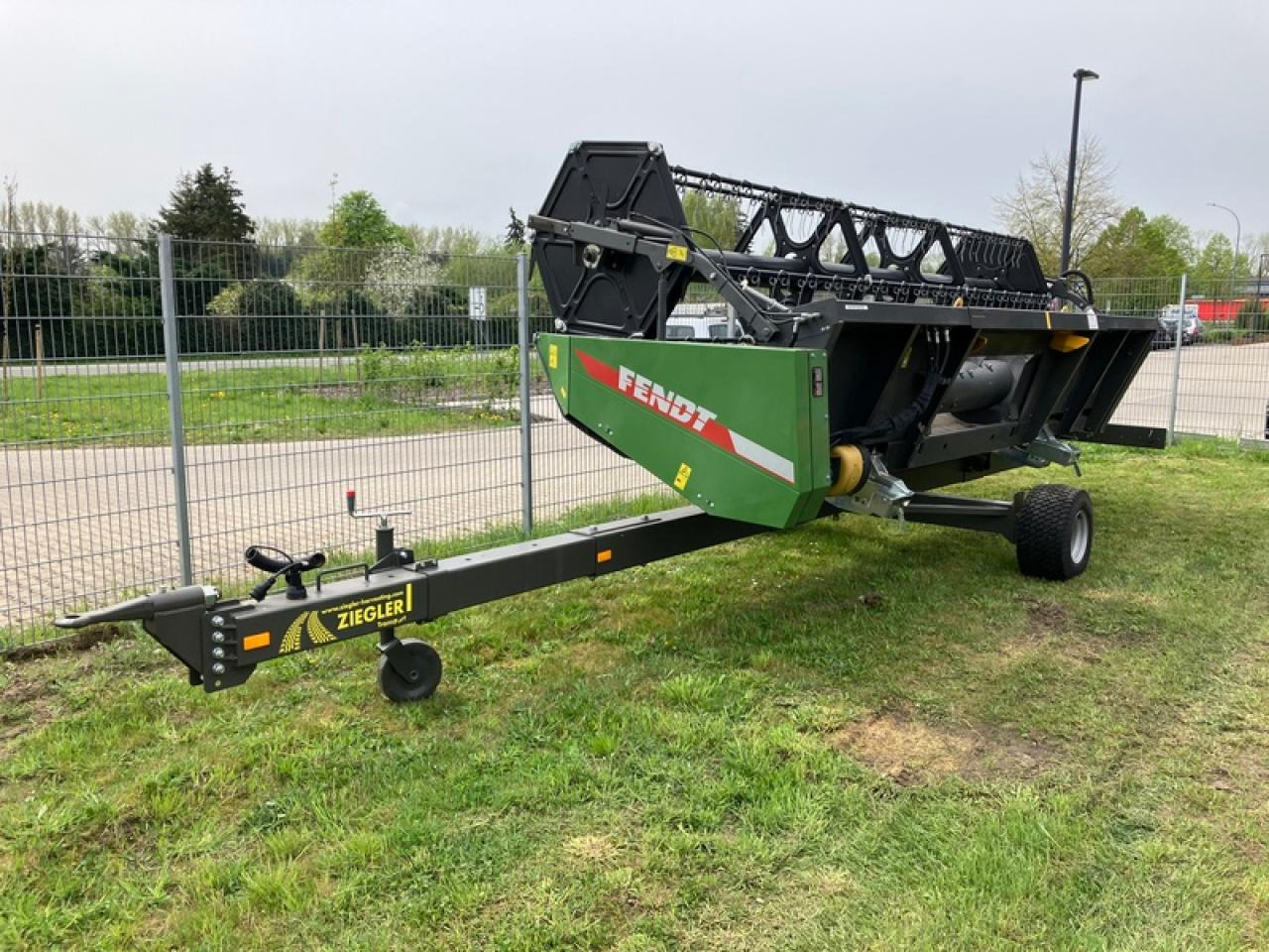 Fendt FREEFLOW 540 - Prednji deo kombajna: slika 1 Fendt FREEFLOW 540 - Prednji deo kombajna: slika 1