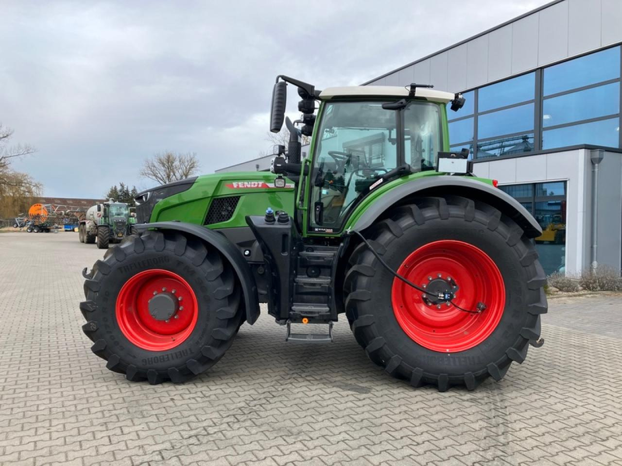 Fendt VARIO 724 GEN7 // RTK // RDA - Traktor: slika 2 Fendt VARIO 724 GEN7 // RTK // RDA - Traktor: slika 2