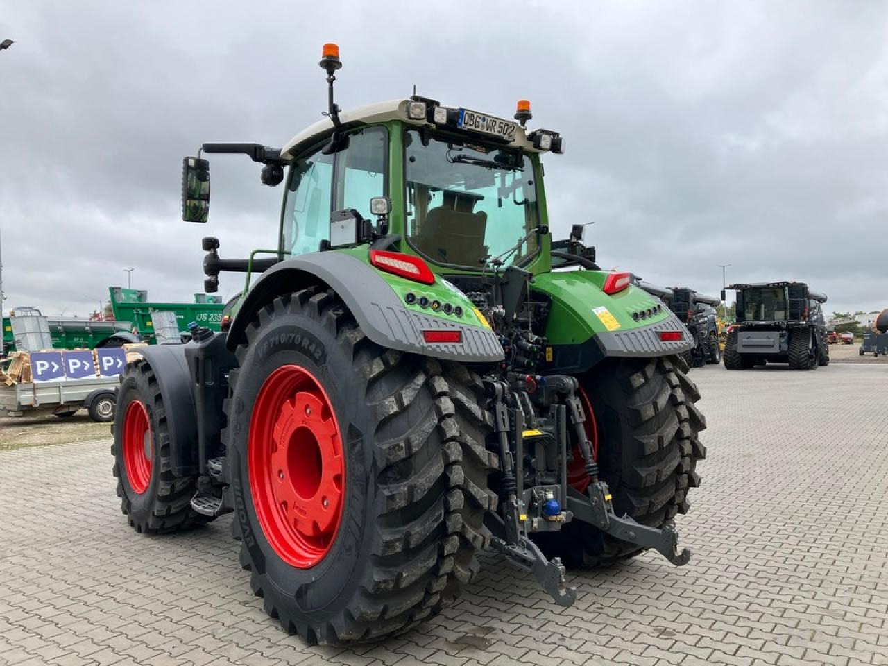 Fendt VARIO 728 GEN 7 PROFI+ RTK - Traktor: slika 3 Fendt VARIO 728 GEN 7 PROFI+ RTK - Traktor: slika 3