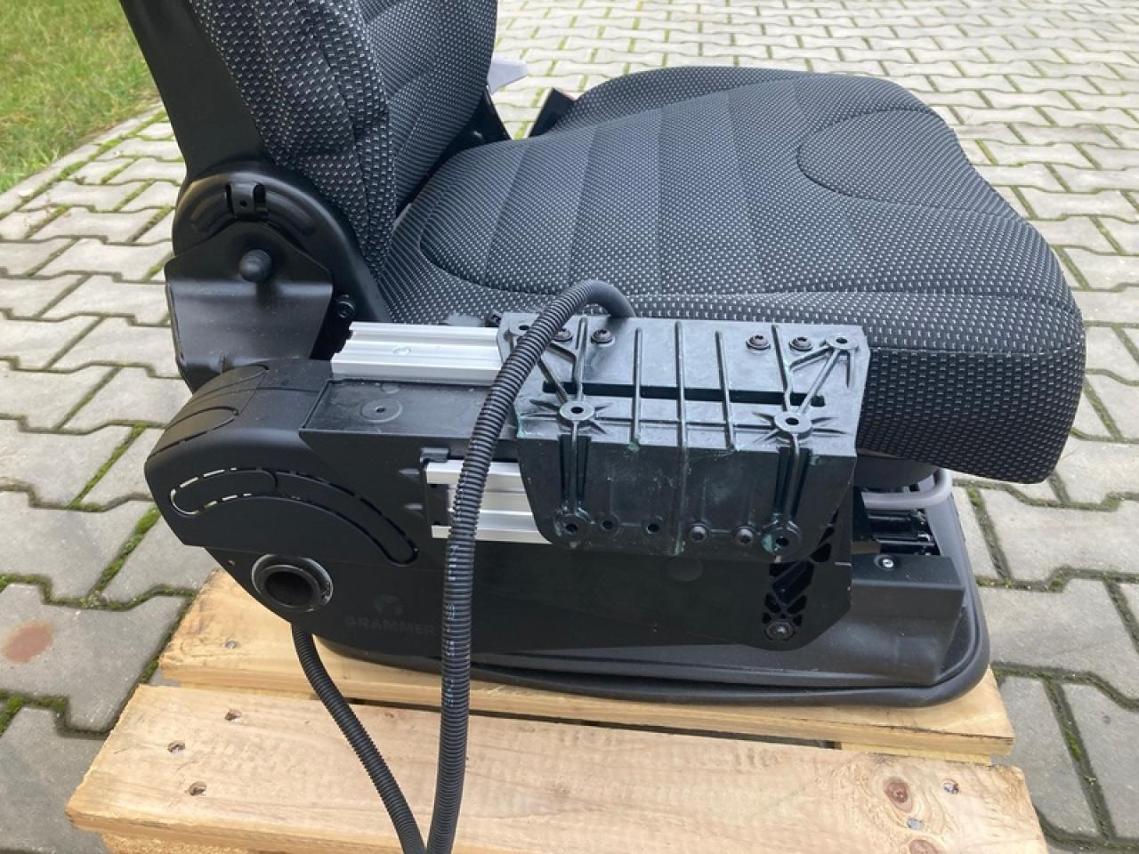 GRAMMER SITZ FENDT IDEAL - Sedište za Poljoprivredna mašina: slika 5 GRAMMER SITZ FENDT IDEAL - Sedište za Poljoprivredna mašina: slika 5