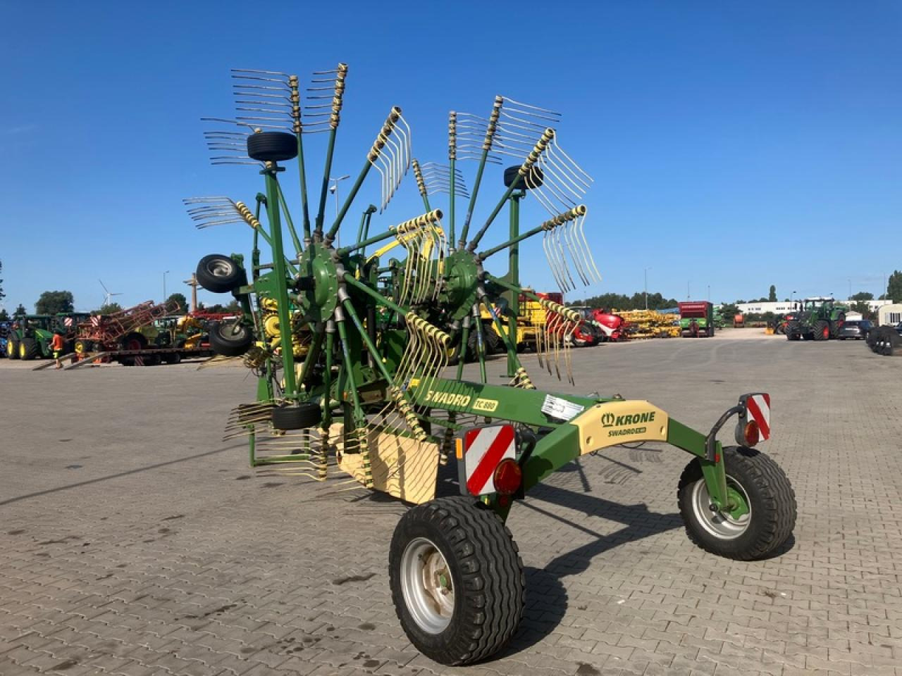 Krone TC880 - Prevrtač/ Grabuljač: slika 2 Krone TC880 - Prevrtač/ Grabuljač: slika 2