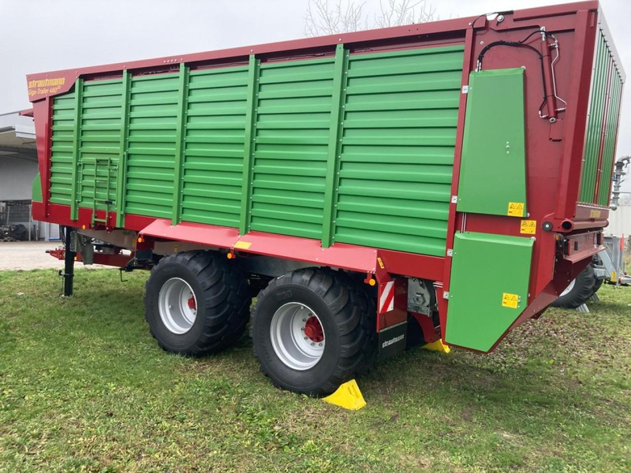 Strautmann GIGA 4602 DO - Traktorska prikolica za farmu/ Kiper: slika 3 Strautmann GIGA 4602 DO - Traktorska prikolica za farmu/ Kiper: slika 3