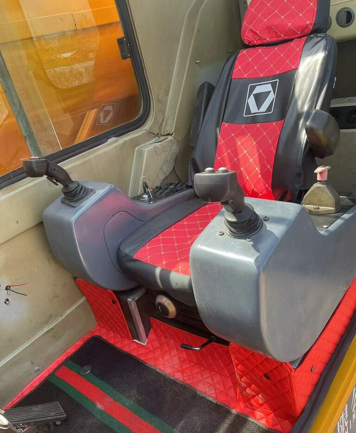 XCMG QY100K QY100K-II QY90K 100T 100ton 50 60 70 80 - Autodizalica: slika 5 XCMG QY100K QY100K-II QY90K 100T 100ton 50 60 70 80 - Autodizalica: slika 5