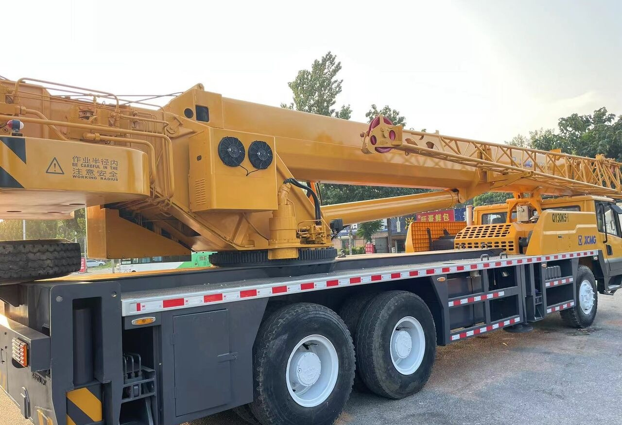 XCMG QY30K5-1 - Autodizalica: slika 3 XCMG QY30K5-1 - Autodizalica: slika 3
