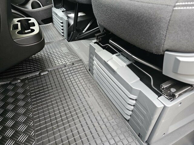 FIAT Ducato 120 L2H1 Premium Kabine + Visibility - Mali kombi: slika 5 FIAT Ducato 120 L2H1 Premium Kabine + Visibility - Mali kombi: slika 5