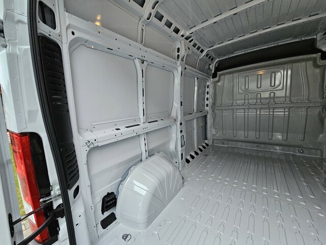 Novu Furgon FIAT Ducato 35 MAXI 180 Serie10-9.2 Modell 2025 L2H2...: slika 29 Novu Furgon FIAT Ducato 35 MAXI 180 Serie10-9.2 Modell 2025 L2H2...: slika 29