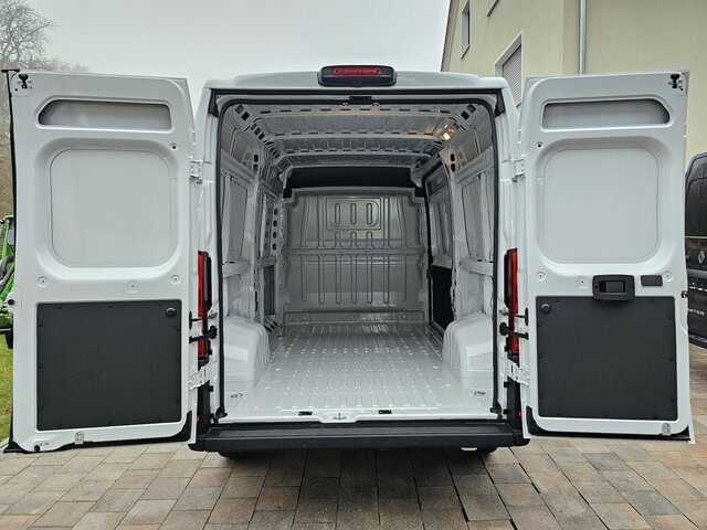 Novu Furgon FIAT Ducato 35 MAXI 180 Serie10-9.2 Modell 2025 L2H2...: slika 38 Novu Furgon FIAT Ducato 35 MAXI 180 Serie10-9.2 Modell 2025 L2H2...: slika 38