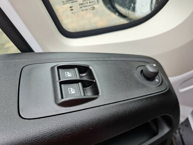 Novu Dostavno vozilo s ravnom platformom, Dostavno vozilo sa duplom kabinom FIAT Ducato MAXI 140 Serie10-9.2 2025 L5 DOKA 3,3 M....: slika 38