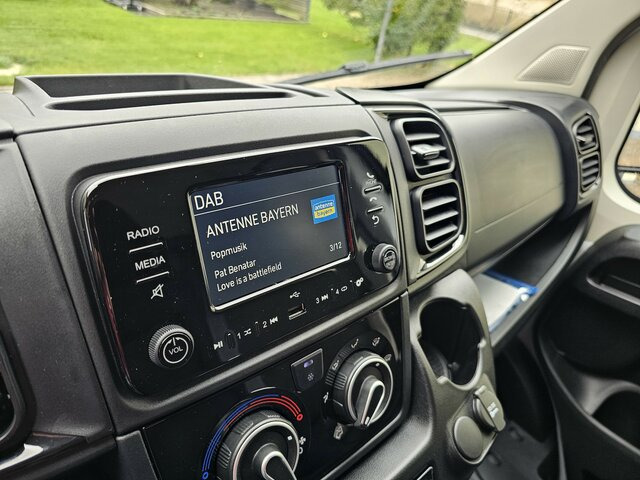 Novu Dostavno vozilo s ravnom platformom, Dostavno vozilo sa duplom kabinom FIAT Ducato MAXI 140 Serie10-9.2 2025 L5 DOKA 3,3 M....: slika 8