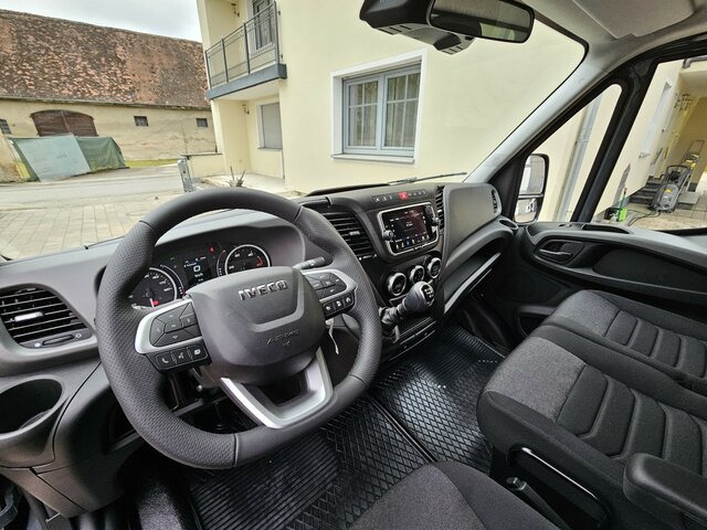 IVECO Daily 35S18 3.0 Pritsche Plane LBW Bär AHK ACC - Dostavno vozilo sa ceradom: slika 4 IVECO Daily 35S18 3.0 Pritsche Plane LBW Bär AHK ACC - Dostavno vozilo sa ceradom: slika 4
