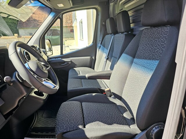 MERCEDES-BENZ Sprinter 317 CDI Kasten L2H2 AHK 3,5t MBUX10,25 - Furgon: slika 2 MERCEDES-BENZ Sprinter 317 CDI Kasten L2H2 AHK 3,5t MBUX10,25 - Furgon: slika 2