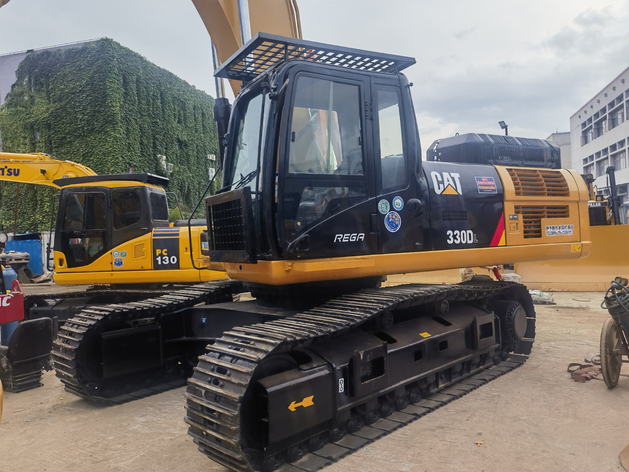 CAT 330DL excavator - Bager guseničar: slika 2 CAT 330DL excavator - Bager guseničar: slika 2