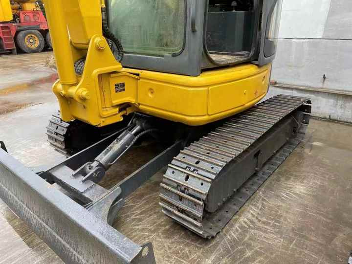 Competitive Price Used Komatsu Excavator PC35 PC55MR2 excellent condition Komatsu pc35mr Excavator - Bager guseničar: slika 5 Competitive Price Used Komatsu Excavator PC35 PC55MR2 excellent condition Komatsu pc35mr Excavator - Bager guseničar: slika 5