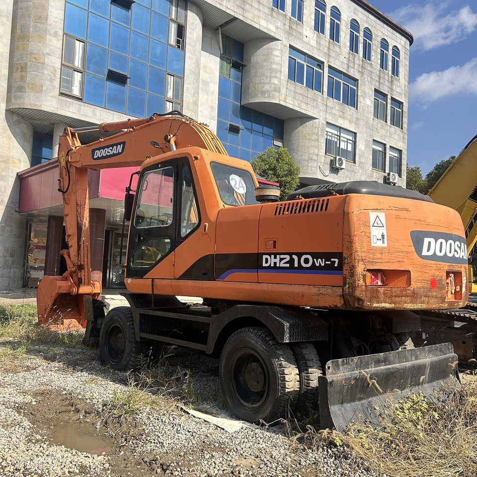 Doosan DH210w-7 wheel excavator - Bager točkaš: slika 3 Doosan DH210w-7 wheel excavator - Bager točkaš: slika 3