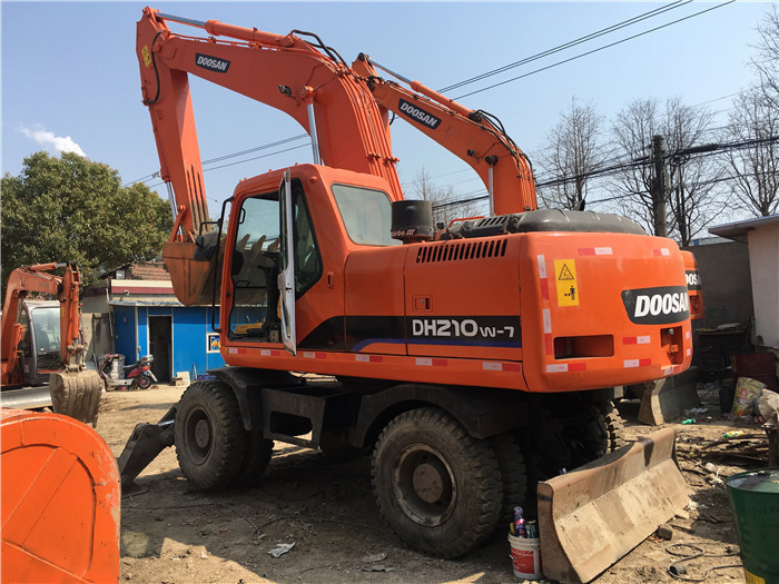 Doosan DH210w-7 wheel excavator - Bager točkaš: slika 3 Doosan DH210w-7 wheel excavator - Bager točkaš: slika 3