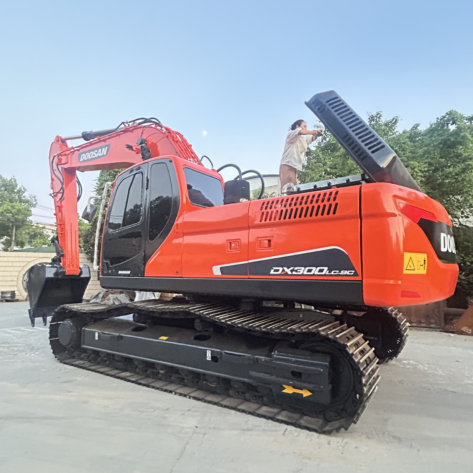 Doosan DX300LC Crawler Excavator - Bager guseničar: slika 1 Doosan DX300LC Crawler Excavator - Bager guseničar: slika 1