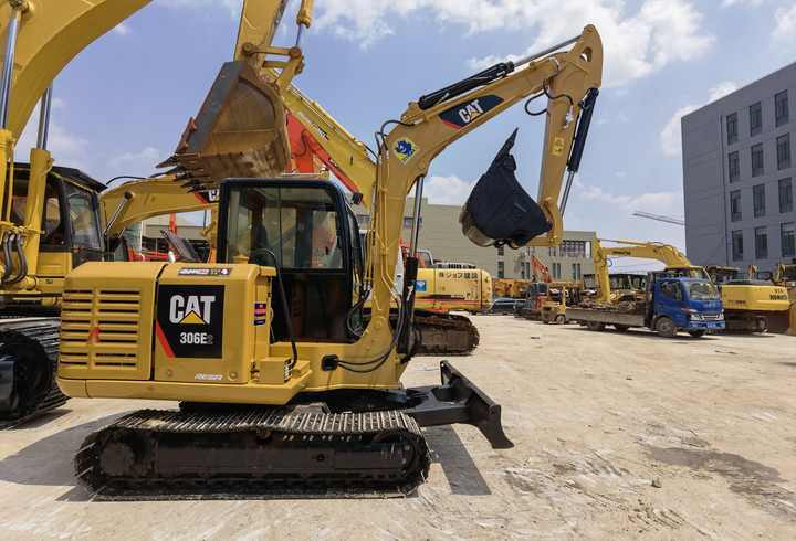 Good Condition Mini Excavator 7.5Ton Cat 306e2 Hydraulic Crawler second hand Mini digger For Sale - Bager guseničar: slika 2 Good Condition Mini Excavator 7.5Ton Cat 306e2 Hydraulic Crawler second hand Mini digger For Sale - Bager guseničar: slika 2