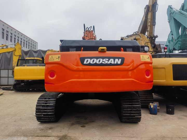 Good Condition Used Excavators Japan Used Excavator DOOSAN DX340LCA Hydraulic Crawler Digger Excavator for Sale - Bager guseničar: slika 2 Good Condition Used Excavators Japan Used Excavator DOOSAN DX340LCA Hydraulic Crawler Digger Excavator for Sale - Bager guseničar: slika 2
