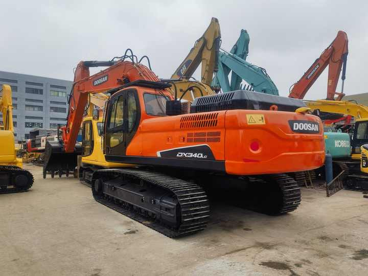 Good Condition Used Excavators Japan Used Excavator DOOSAN DX340LCA Hydraulic Crawler Digger Excavator for Sale - Bager guseničar: slika 3 Good Condition Used Excavators Japan Used Excavator DOOSAN DX340LCA Hydraulic Crawler Digger Excavator for Sale - Bager guseničar: slika 3