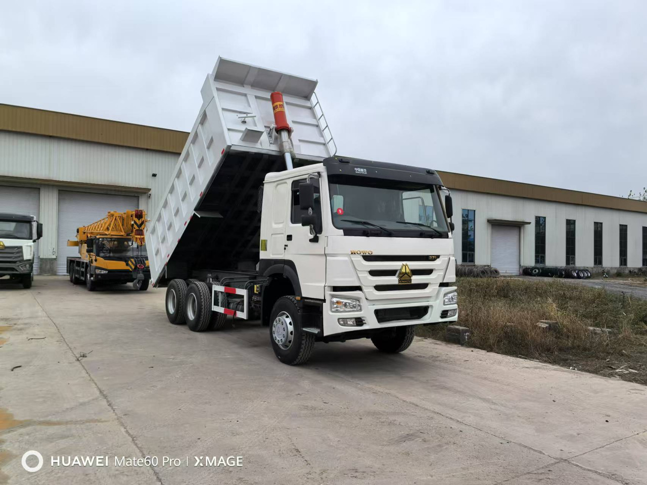 HOWO Howo 371 Used Dump Truck 6x4 - Istovarivač: slika 3 HOWO Howo 371 Used Dump Truck 6x4 - Istovarivač: slika 3