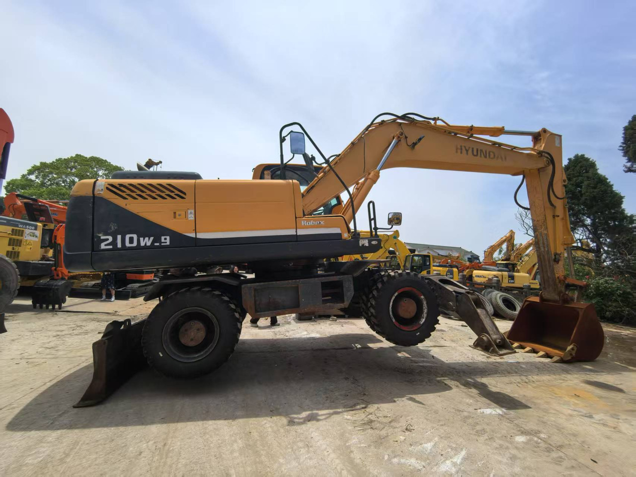 Hyundai 210w-9 wheel excavator - Bager točkaš: slika 4 Hyundai 210w-9 wheel excavator - Bager točkaš: slika 4